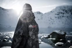 Dryrobe Advance Long Sleeve Black Camouflage - RECYCLED -Outdoor Camping Store 3F1A27752048 2024x2024 9aaf49b2 bb6b 4a1d af9f 4ca9efd4efd4