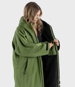 Dryrobe Advance Long Sleeve FOREST GREEN BLACK - RECYCLED -Outdoor Camping Store Forest Green 3 2024x2024 c80f5dae 5deb 4c48 9f80 f6d798df5b19