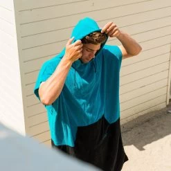 Osprey Hooded Changing Towel -Outdoor Camping Store SU4035 osprey hooded poncho Z 02